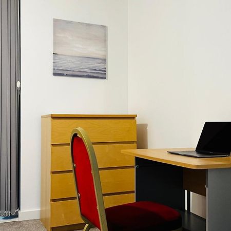 Last-Minute Specials L Book It Now L Sleeps Up To 4 L 2 Bed 2 Bath - Gym - Prime Birmingham Location L Jvt Short Lets Dış mekan fotoğraf