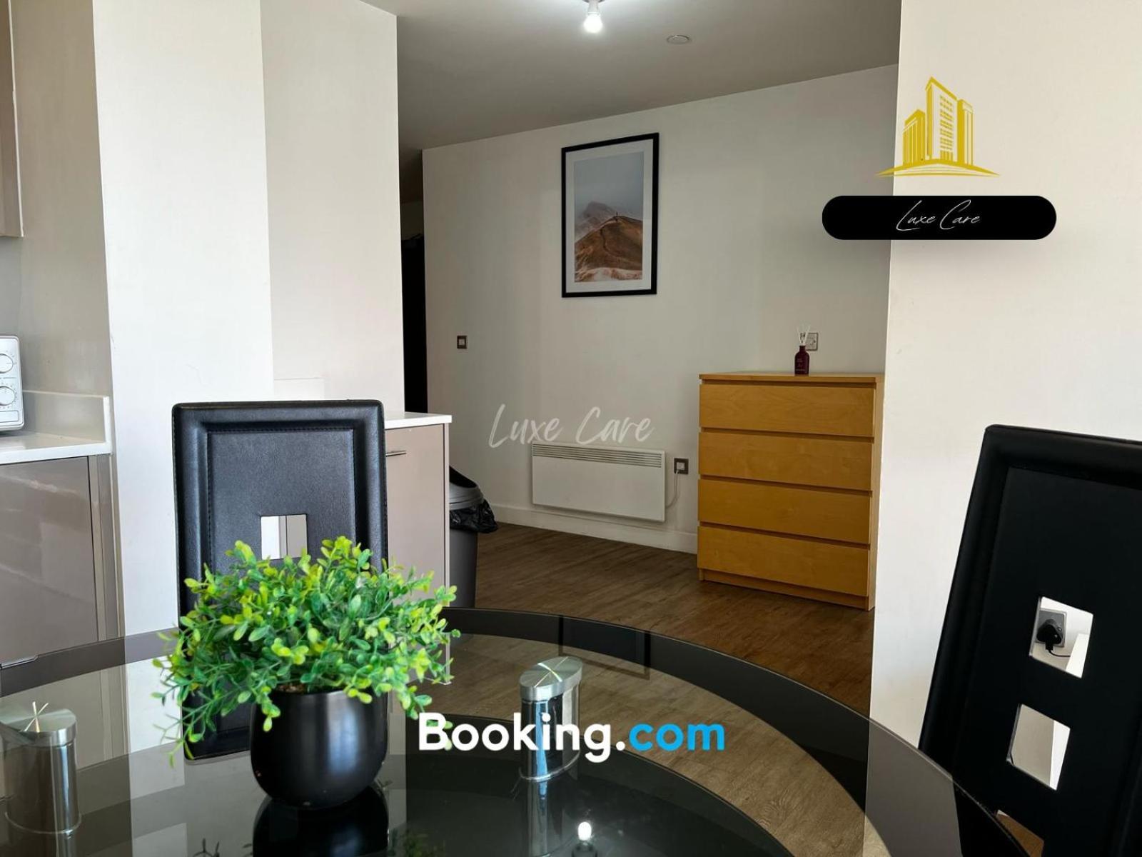 Last-Minute Specials L Book It Now L Sleeps Up To 4 L 2 Bed 2 Bath - Gym - Prime Birmingham Location L Jvt Short Lets Dış mekan fotoğraf