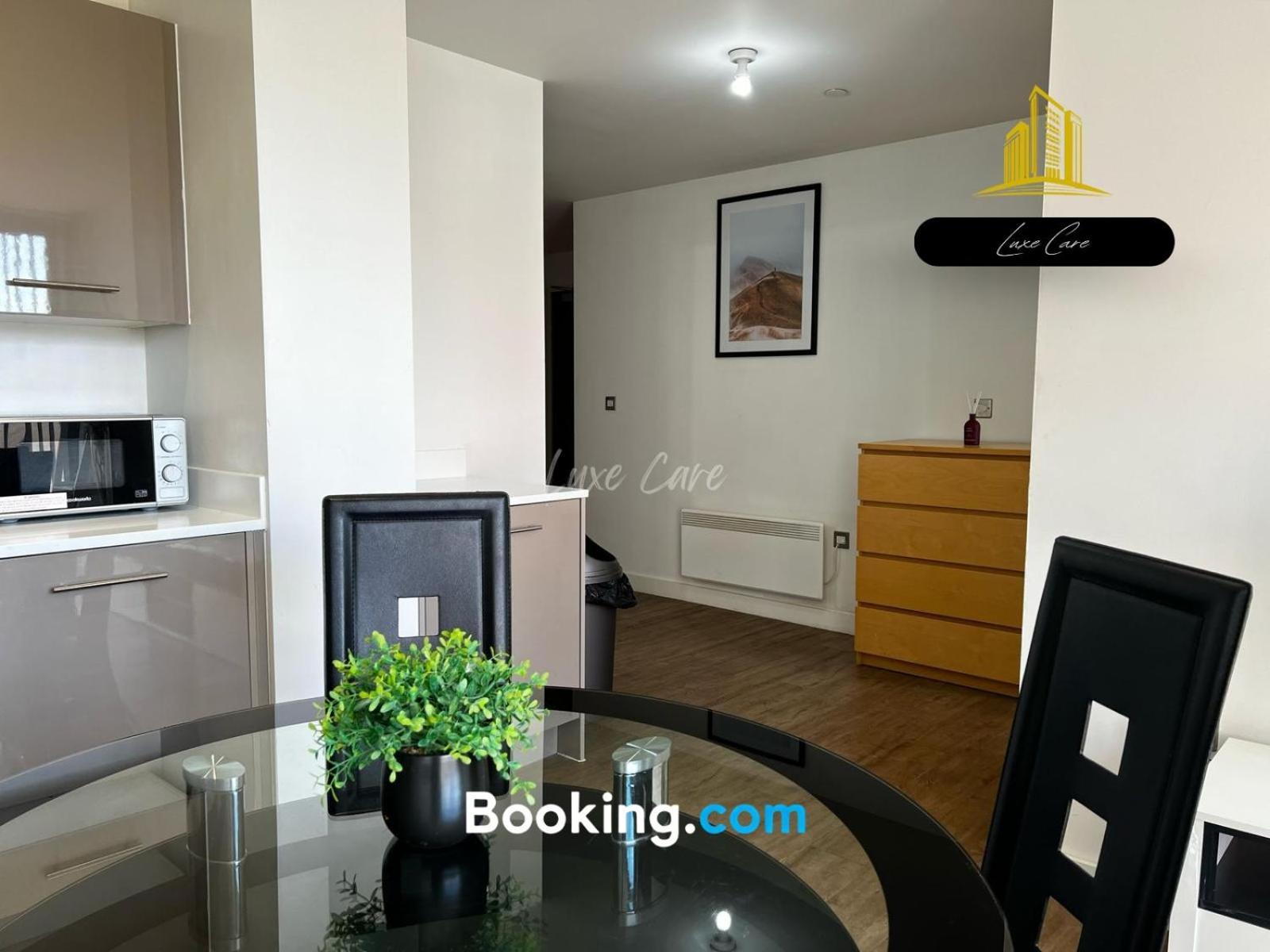Last-Minute Specials L Book It Now L Sleeps Up To 4 L 2 Bed 2 Bath - Gym - Prime Birmingham Location L Jvt Short Lets Dış mekan fotoğraf